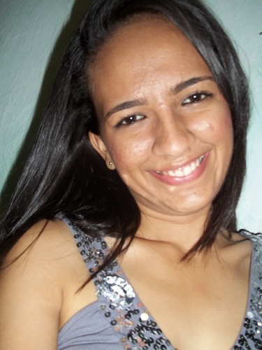 Cristã, filha e serva do REI JESUS, Pedagoga em formação! Amo exaltar ao Senhor através do dom que ELE me deu CANTAR!! http://t.co/XKma6uUF9Z
