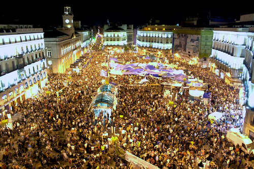 Archivamos textos, imágenes, audio, vídeo y sitios web sobre el #15M. Queremos preservar la historia del movimiento. ¡Sube tu material!