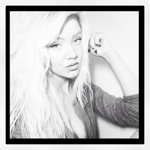 alexaaacruzzz's profile picture. 