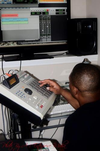 BeatzByKluv's profile picture. group member of Freesyle aka Freestyle Evolution creators of Dont Stop The Rock, Its Automatic, and The Party Had Just Begun