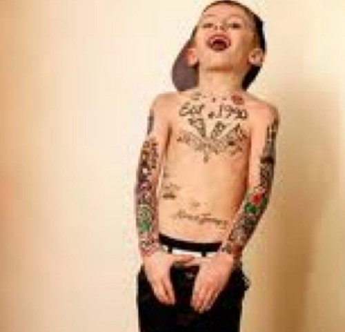 vanalleswat12's profile picture. Het twitteracount met herkenbare feiten, grappen, degene onder deze tweet enz. Volgen zou ik zeggen