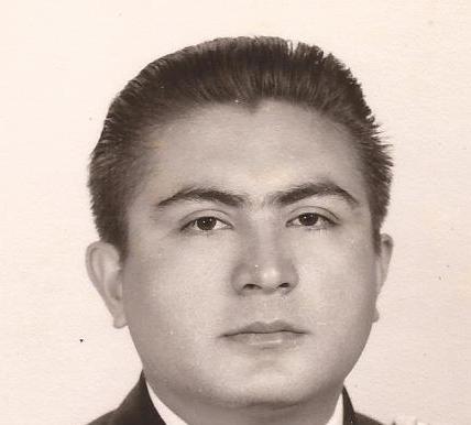Odontólogo. Abogado.Amante de la medicina natural holística y homeopatica.Justicia,Libertad y Democracia.
