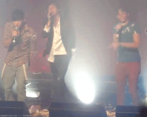 Im a DIRECTIONER!! x So pretty much love I @onedirection :) can't wait for 2013 1D concert ! x My tumblr:2xonedirectionx2