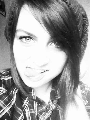 fabez_sucks's profile picture. @hollyh0cks_ is my life 6/6/6