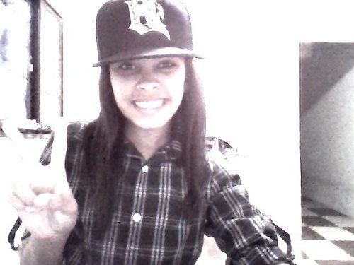 BrendhaPires's profile picture. Engraçada,,tee escutaa ee zooa mtooo ii  tbn chora cuun vosee''