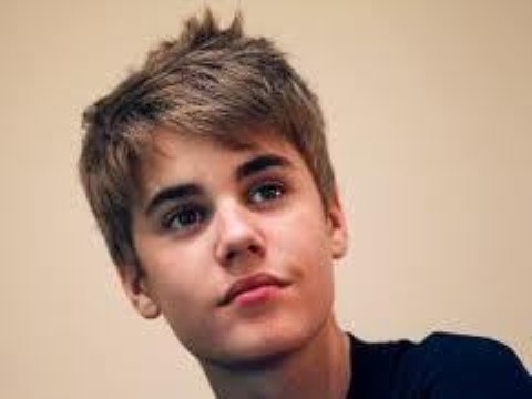 @justinbieber & @LittlecBeadles isfollowing me on #Justin #231011 #Christian #031111 ☺|I am ere to give support to drummer boy @justinbieber (˘⌣˘)ε˘`)