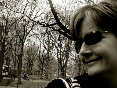 Writer. Communicator. Engager of Humans. Lover of fresh food, awesome wine & all things grown. https://t.co/tC3Fo7LRcA