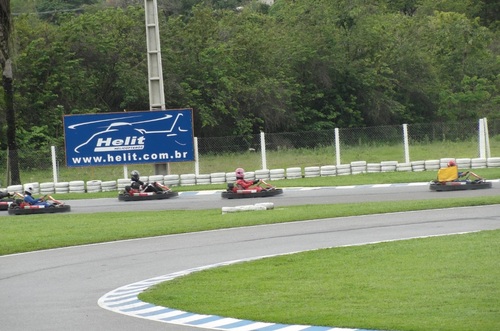 Adrenalina total.Sou Fã de Automobilismo e Esportes Radicais.