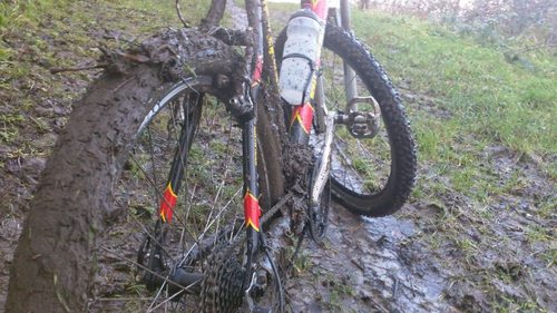 Team Mudmasters is een team van 5 vrienden die Duchenne Heroes 2012 gaan fietsen. Samen zijn wij op zoek naar sponsoren om dit doel te steunen.