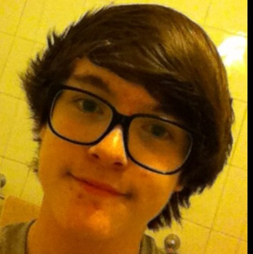 epicfailinc's profile picture. If I'm not tweetin, I'm watching Family Guy or watching porn, in no way are the two connected