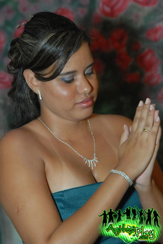 Tenho 22 aninhos ,Ariana e tec de enfermagem,sou uma pessoa ñ faz mal a ninguem.Sou procuro minha felicidade acima de tudo.