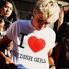 1DSwedenLove's profile picture. Hey i`m a Directioner like u im from sweden. Thanx if u follow me, Pls follow my other twitter accounts @Liive_Liife_ @1DAyelin @Harry__Stylas THANX! XD