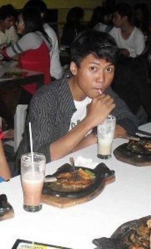 synchrotronex's profile picture. prejudied ither alone to the people.!!!!!