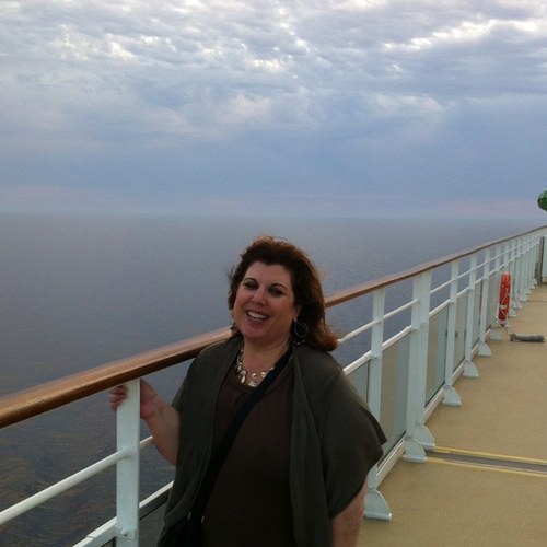Business Affairs & Licensing Manager @ Esri. Focus on the sweet spot where technology meets business. love God, husband, travel & wine
