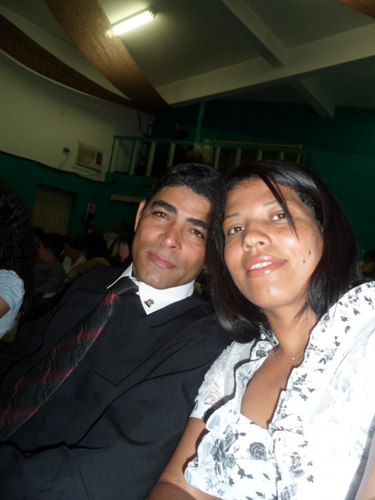 Pastor ,  servo de Deus, casado com claudinéia moreno  pai de Joabe e Débora,pregador de curas e milagres e libertação.contato 44 97165039
