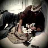Ima all around hustla well connected & wit da shit art film & music iz wer my heart iz. Ima Oregoonian but I dnt do ducks no daffys no donalds lol... GREEN UP!!