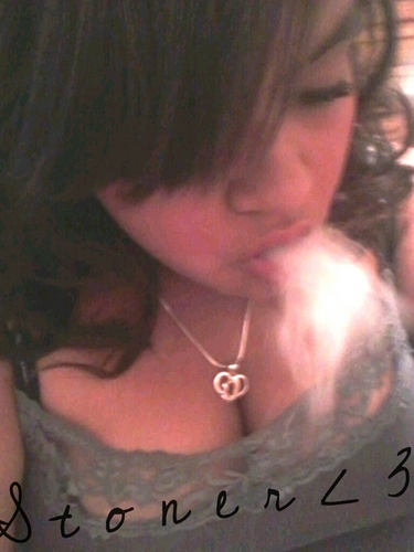 Mmmm Well theres alote to know about me #FollowMe I follow back ^.♥ #SINGLE Hmuu.......... Nuff Saidd , #LoveHaters Muahhh♥