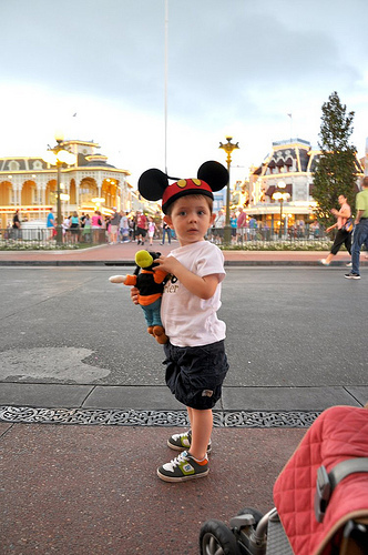 WilliamMasenC's profile picture. me ish will i dis many *hold up two fingers* me mommy ish @HisSwanBella and me daddy ish @EdwardMasen_C me wubes dem!