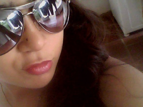 Movida a musica akiii ! Muito fa da Rihanna. Frase : Easy for a good girl to go bad XP