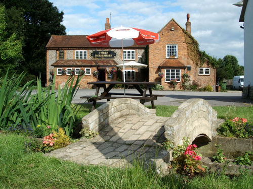 horseshoesOX9's profile picture. The only pub in the village of Towersey. Serving great food, fine ales, huge garden & an open fireplace for those long Winter evenings