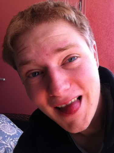 Hi I'm Fatti and I'm a genius. I'm also a boy belieber and simpsonizer.