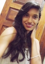 Apaixonada por Rock e também tem seus amores,que ama a familia  e os amigos e é meia viciada em Internet.Dona do blog @OzBoladoos é fã de piadinhas sem graça.