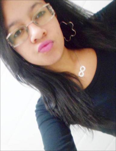 -Eu só quero viver em paz e usufruir do que Deus nos deixou no mundo , não preciso de riquezas materiais para ser feliz ,apenas quero sentir o que Deus nos fala