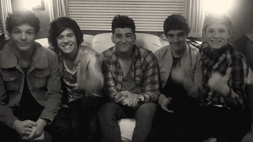 Hai! Everyone(:
I Love to draw, eat, making people laugh,dancing, singing. True Directioners love them all the same cause they are unique in their own ways!ILY