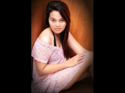 Keep fight, keep strong to face all the problems. I'am singgle mother with the happy kids.add me on BBM 277e438e.