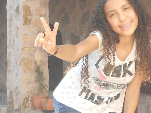 Sonhadora,pensadora,divertida e verdadeira. A procura da minha felicidade. ~ #LS Sempre. #VF Sempre.