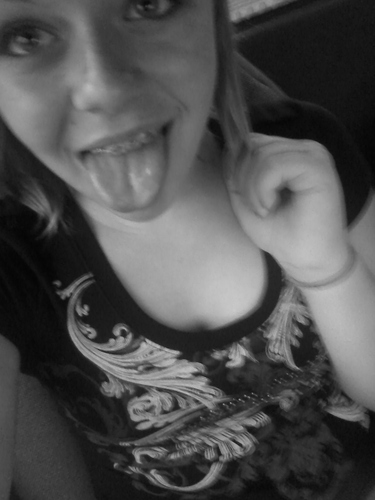 Heyy:) my name is Savannah Carter. i live in the U.S.A:D lol im looking to make some friends from other places. Please Follow:) ill give u a cookie!;D