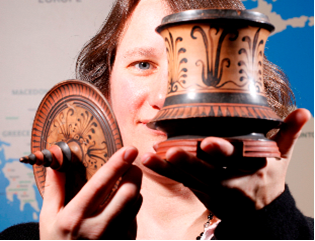 amyclaires's profile picture. Curator @Uremuseum Joint Head of Dep’t & Prof. of Classical Archaeology @UniRdg_Classics; mother, teacher, learner, seeking sustainability in our fragile world.