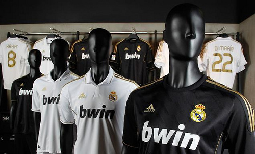 Menjual semua jenis apparel  REALMADRID  Pre order dan Ready Stock