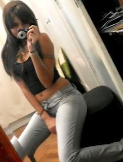“Levanto já de óculos, vestido e All star, Só penso em ir pra rua sem me preocupar.”