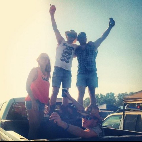 DunDunDuhh's profile picture. uhhhh, I go to Auburn... and I like to laugh!