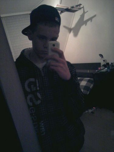 LoisvBogget's profile picture. Just follow!