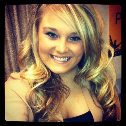 Shleby_xoxo2's profile picture. Livin My Dream :)