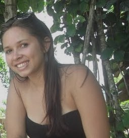 N diga as coisas com pressa.Mais vale um silencio certo que uma palavra errada...Deus em ti tudo posso....:)