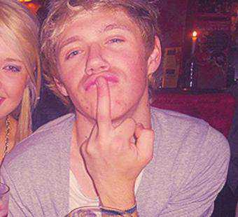 4nipznohipz's profile picture. i kinda have a thing for guys who have 4 nipples.