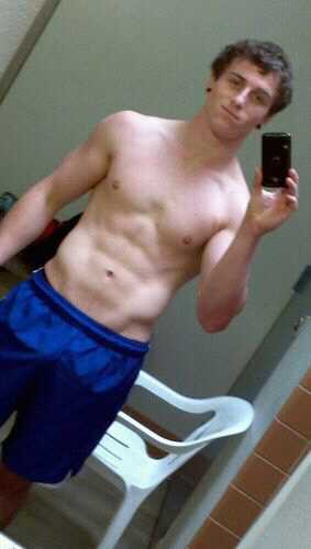 Im sexy. I love to have fun. Tell me what you wanna see and i'll see if i can make it happen. Skype me at john48mats2 and my oovoo is rockaferd