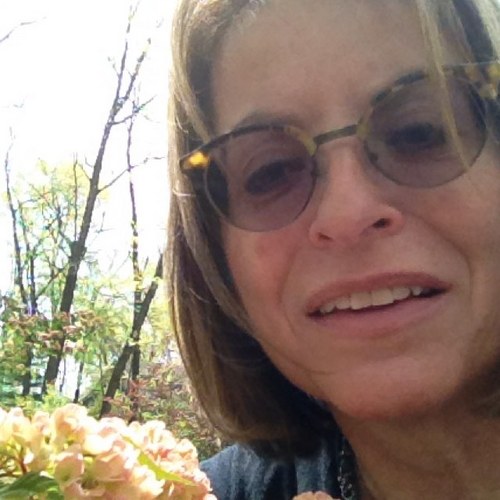 mnsgr's profile picture. Brand & Shopper Marketing  Strategist for integrated communications. Multi-lingual, loves to travel, art, diverse cultures, cinema,  semiotics, human narratives