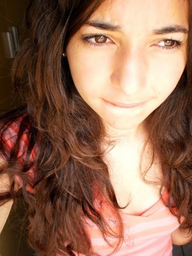 Boba;chata;irritante;possessiva;ciumenta;sem noção;apaixonante;lindaandsexy u.u essa é a Babs 3