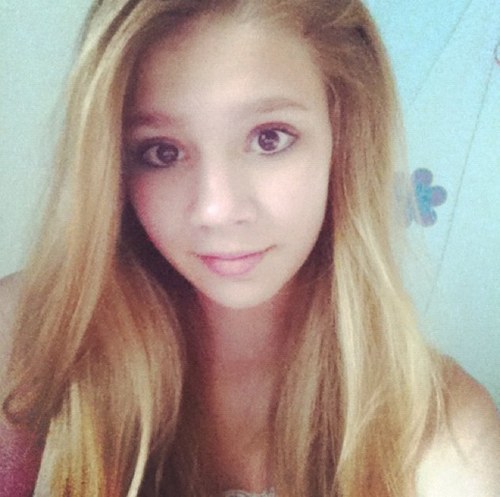 SimpsonTheresa's profile picture. actress. lover. simpzioner. i smile when we text,i blish when we hug,im just a girl in love 