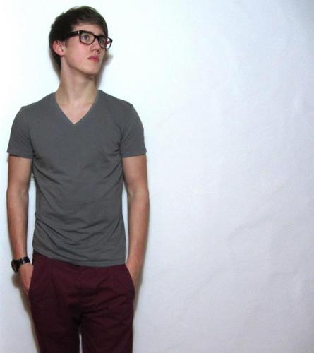 TaylanGney's profile picture. Pizzayı sevmeyen ölsün. 
Top oynamaya bayılırım , en çokta gezmeyi sevenlerdenim.