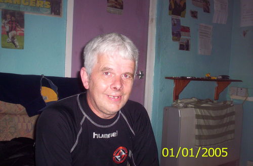 have supported  Dundee United for 43yrs am single and    gsoh  love good banter + born in Glasgow Jim McLean taughtme discipline in Football  EX Fireman