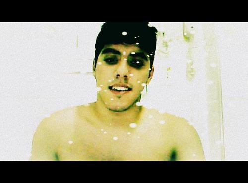18, Santos, boleiro, palmeirense, aquariano, rock, música eletrônica
Segue ae!