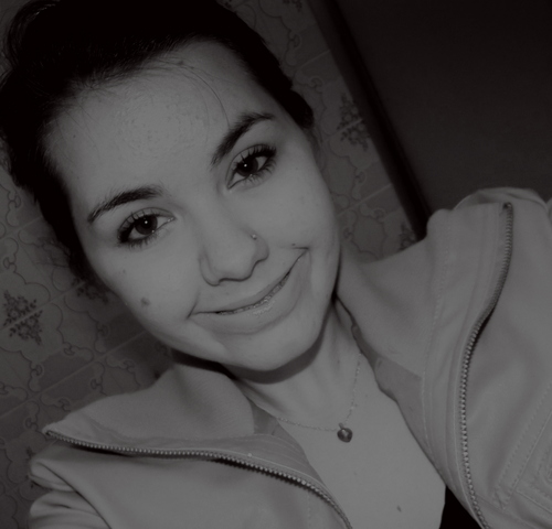 kerolynz's profile picture. “Ela lia muito, e quando contava uma história nunca sabia ao certo onde a teria lido, às vezes não sabia sequer se a tinha vivido e não lido.”