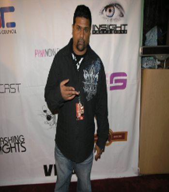 Photographer, Producer, and Features Editor, Reggae DJ, Marketing owner of http://t.co/lth7Veretp, http://t.co/0BsoMKH1DG: writer , Crunk Magazine writer