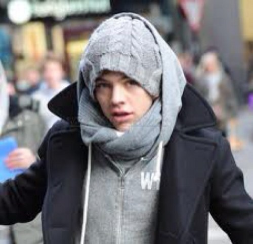 Riley_J's profile picture. why would i be anyone else but me.