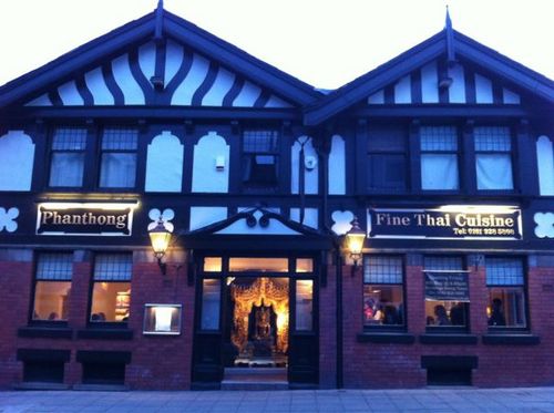 Phanthong is the finest Thai Restaurant in Altrincham, located on Regent Road Serving over 40 Fine Thai cuisine dishes. Call 0161 928 5808 to book